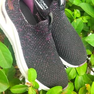 Skechers Women's Black Slip-ons With Purple Accent Size 8 1/2, New